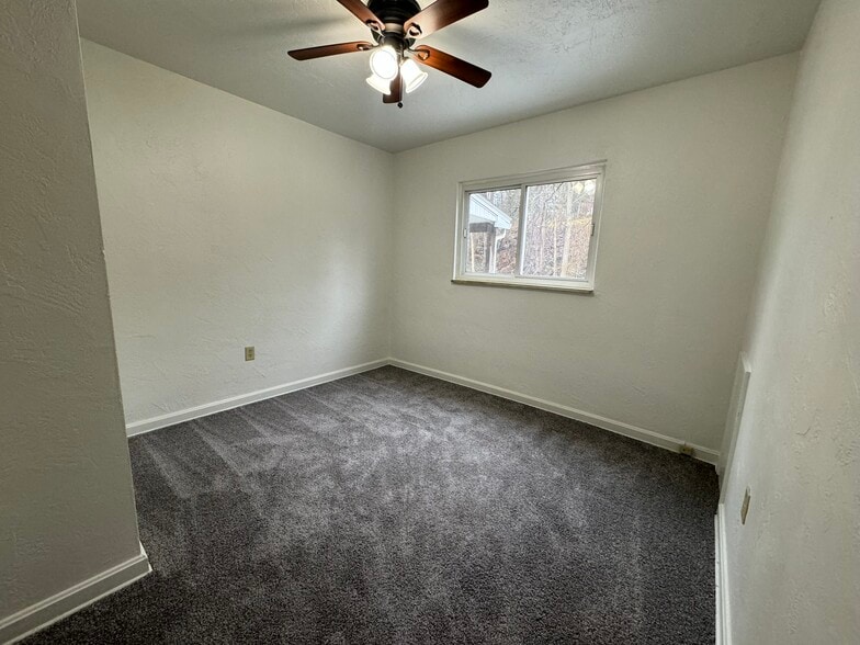 Building Photo - 110 Southvue Ct