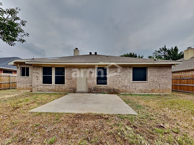 Building Photo - 150 Adams Dr