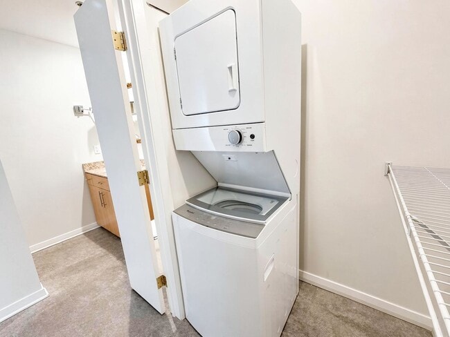 Building Photo - Modern Condo in The Cedars, Dallas with Private Patio | Available for Lease!