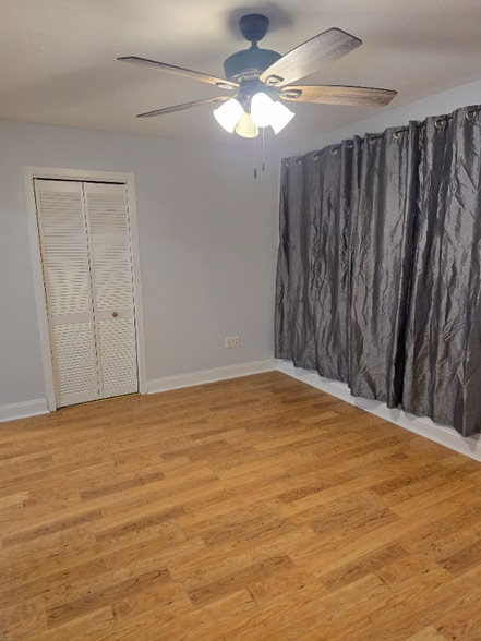 Building Photo - 1921 Shelby St