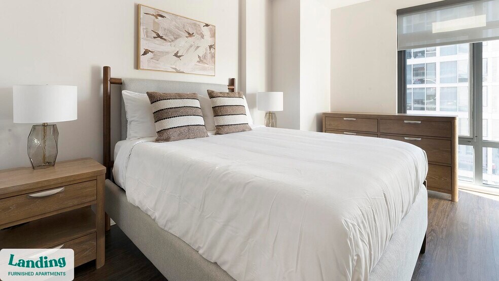 Building Photo - 350 Maple Dr SW