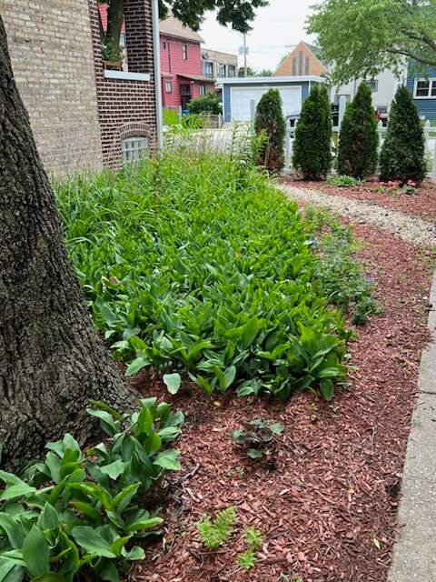 Building Photo - 132 Circle Ave