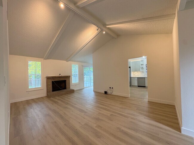 Building Photo - 900 Severus Dr