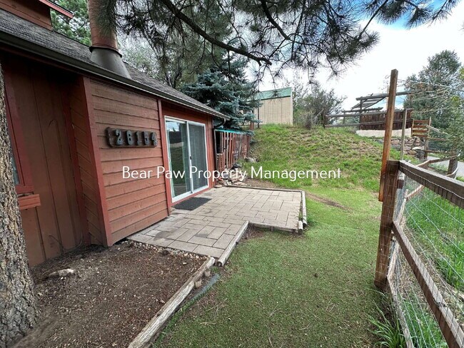 Building Photo - "Charming 2-Bedroom Duplex in Kittredge"