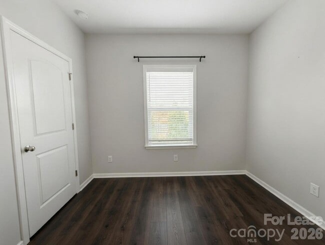 Building Photo - 2035 Beacon Ave