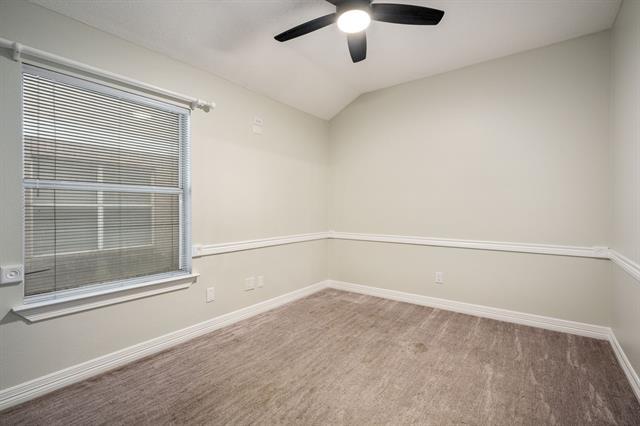 Building Photo - 3810 Columbus Dr
