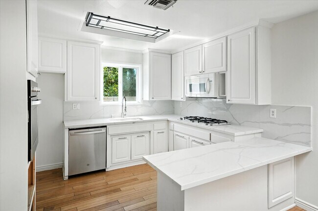 Building Photo - 8846 Laramie Ave