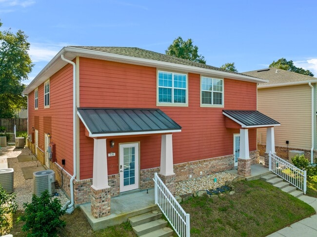 Building Photo - 710 Arbor Lake Dr