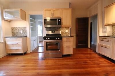 Building Photo - 107 Oxford St