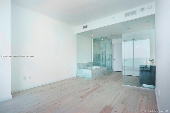 Building Photo - 480 NE 31st St