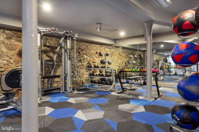 Building Photo - 33 Letitia St