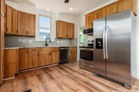 Building Photo - 479 Siebert St