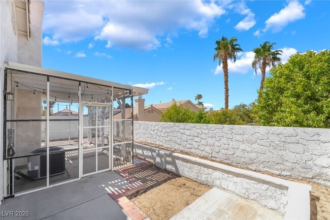 Building Photo - 1734 Talon Ave