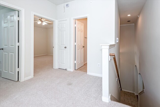 Building Photo - 14 Nestlewood Pl