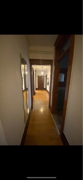 Building Photo - 423 N 1st Ave E