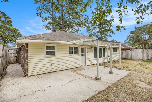 Building Photo - 22515 Colonialgate Dr