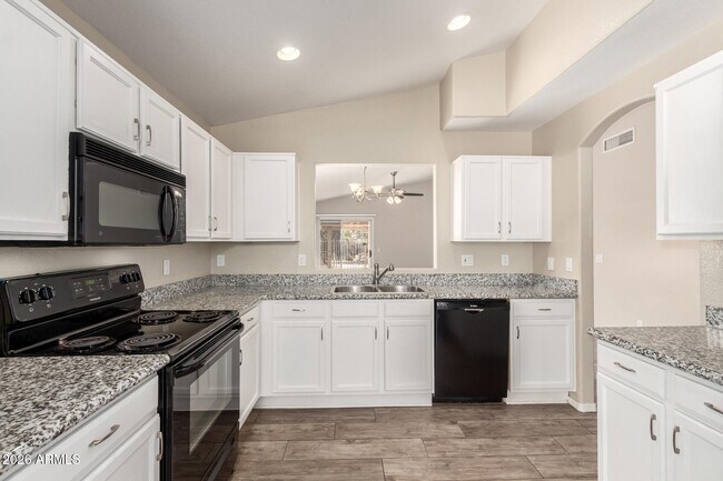 Building Photo - 1522 S Dove St