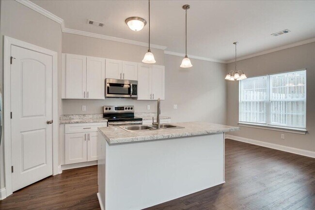 Building Photo - Villages at Goshen: 3 Bedroom / 2.5 Bath /...