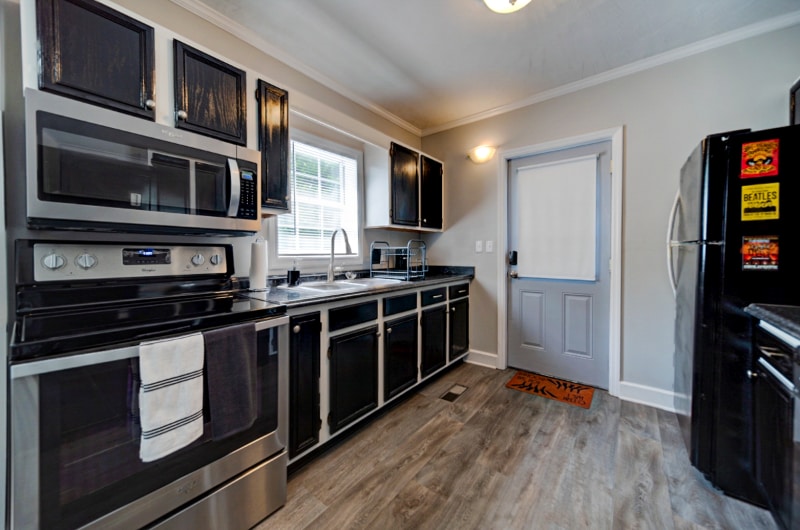 Building Photo - 401 Kingwood Dr