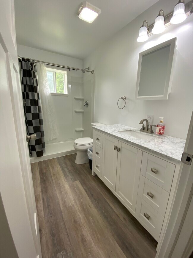 Building Photo - 22490 W Ireland Rd