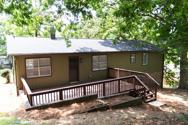 Building Photo - 605 Bonnie Bell Ln