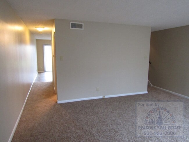 Building Photo - 15 Laramie Cove