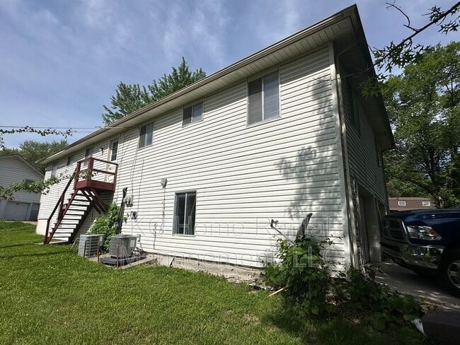 Building Photo - 1903 N 77th St