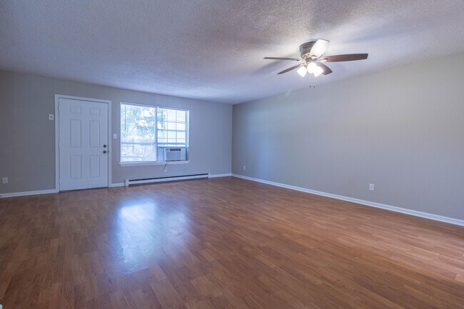 Building Photo - 1635A W Amos Dr