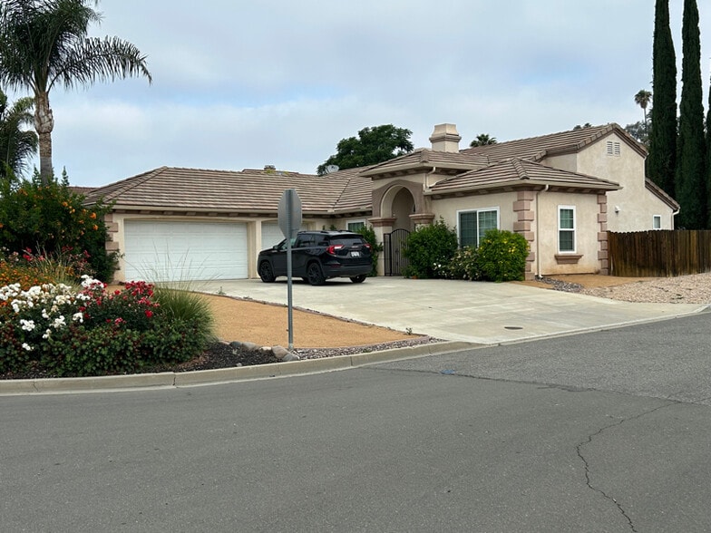 Building Photo - 23280 Canyon Lake Dr N