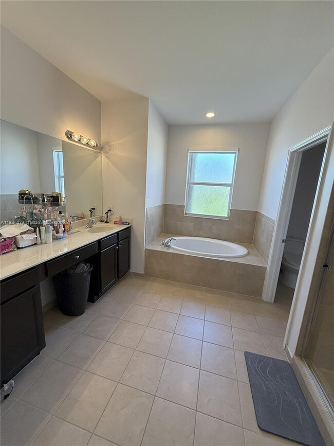 Building Photo - 9446 SW 170th Ave
