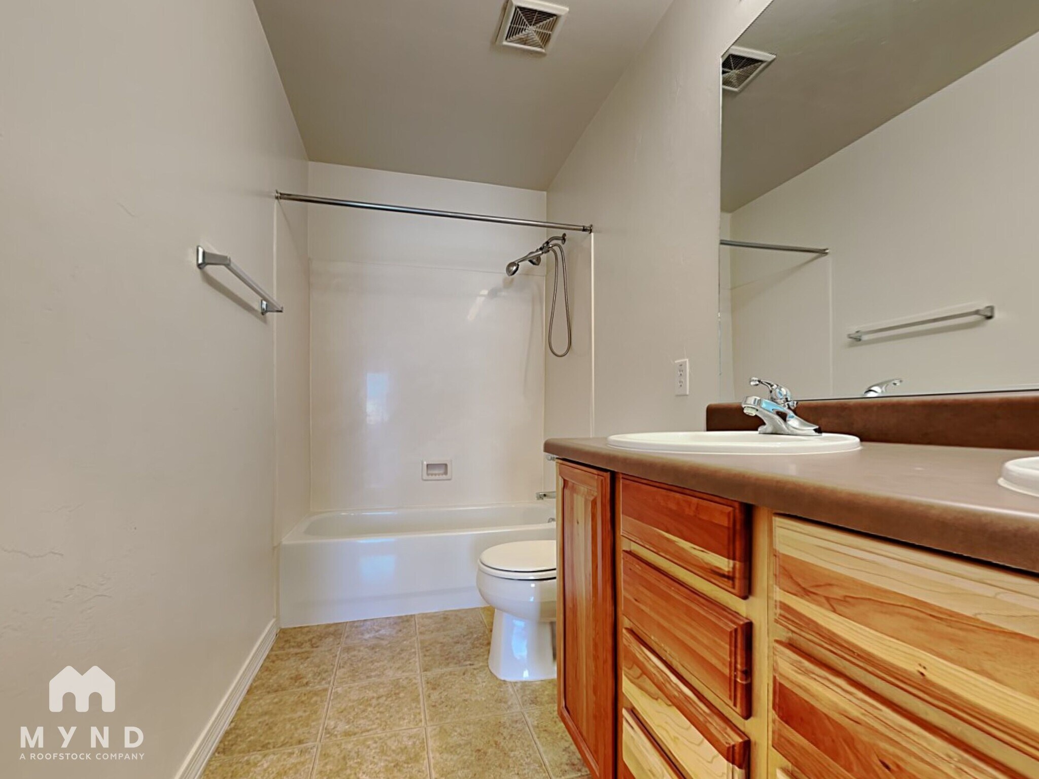 Building Photo - 7056 S GREENEYES Ln