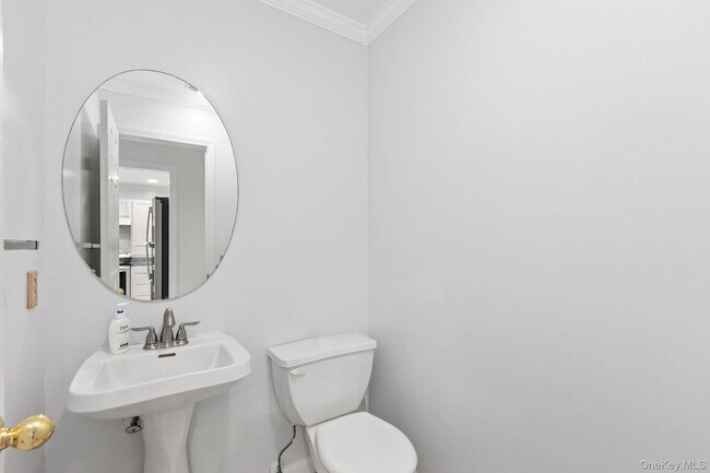 Building Photo - 104 Sparrow Ridge Rd