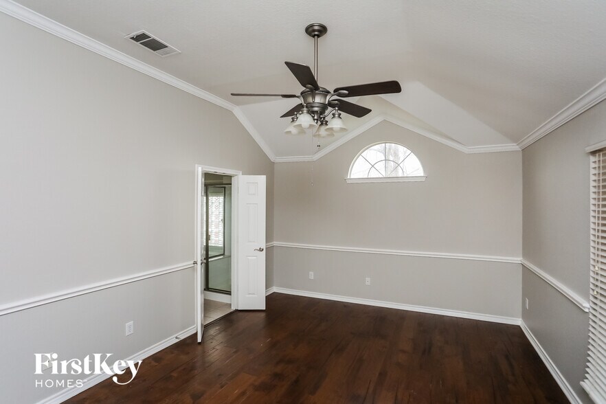 Building Photo - 1521 Vista Ridge Dr
