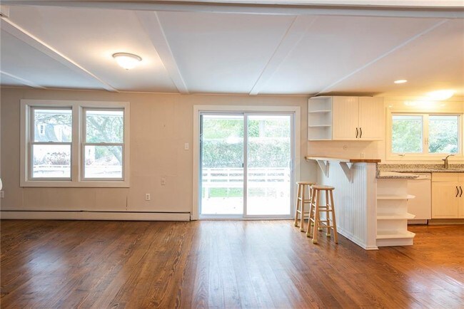 Building Photo - 7 Cowsill Ln