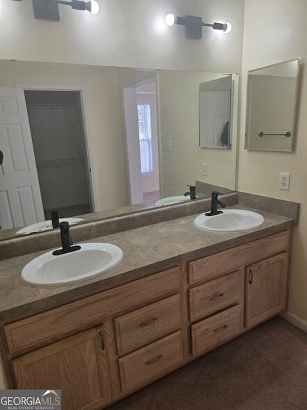 Building Photo - 5417 Stratford Hills Dr