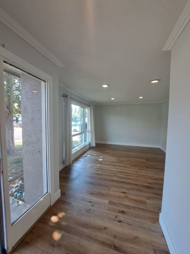 Building Photo - Beautifully Remodeled Home for Rent – Prim...