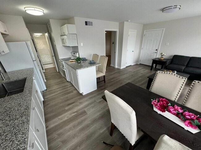 Building Photo - 12660 Ashford Point Dr