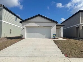 Building Photo - "Charming 3-Bed, 2-Bath Oasis in Zephyrhills – Your Perfect Retreat Awaits!"
