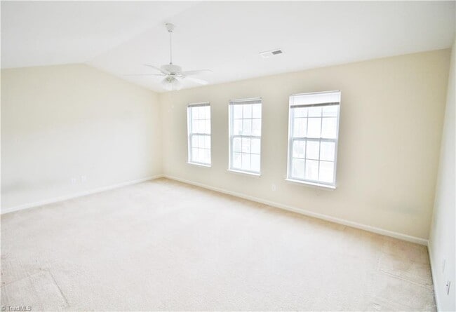 Building Photo - 44 Ackland Dr