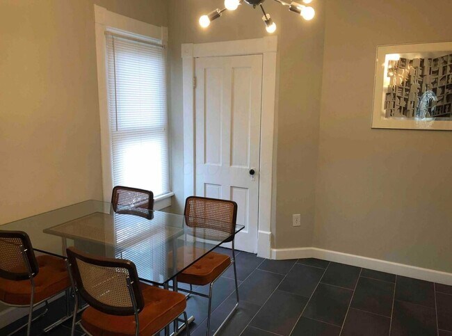 Building Photo - 35 Latta Ave