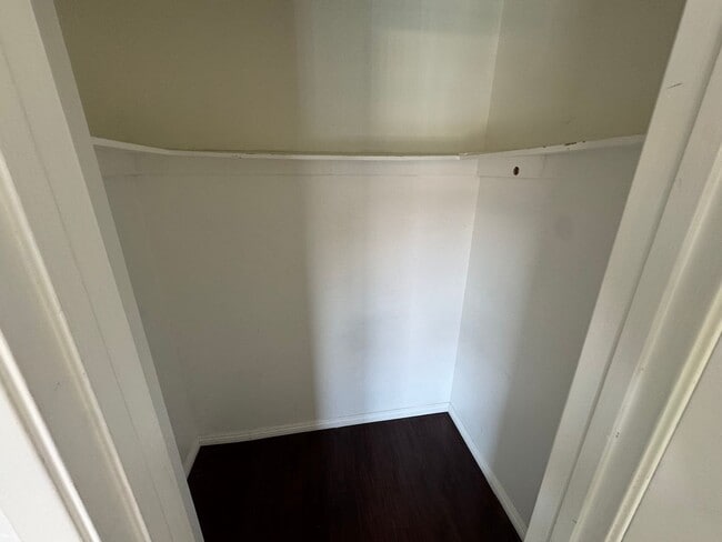 Building Photo - 2 bed - 1.5 bath townhouse