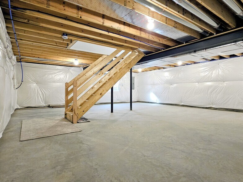 Building Photo - 398 Hensley St