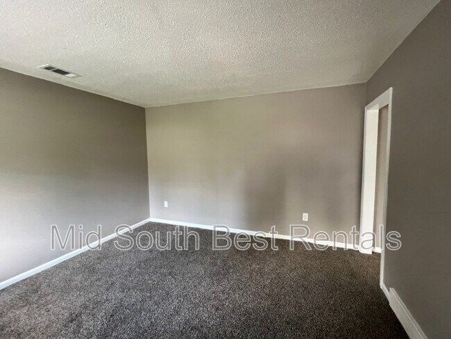 Building Photo - 4839 Appleville St