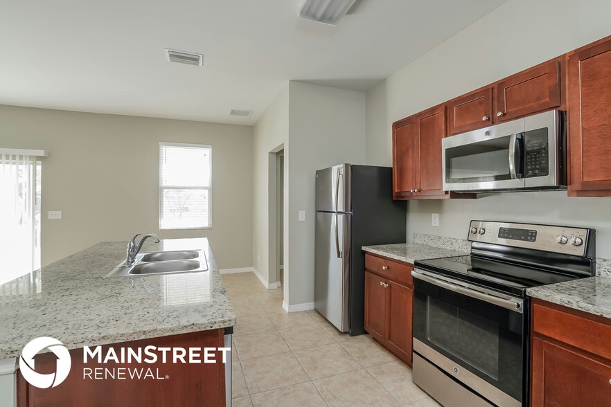 Building Photo - 1137 NW 19th Ave