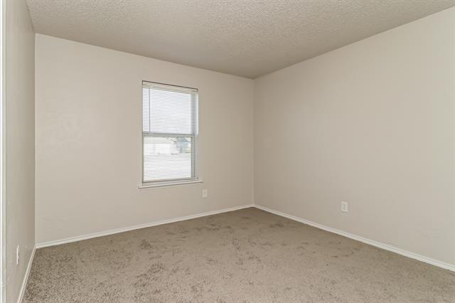Building Photo - 3904 Royal Crest Dr