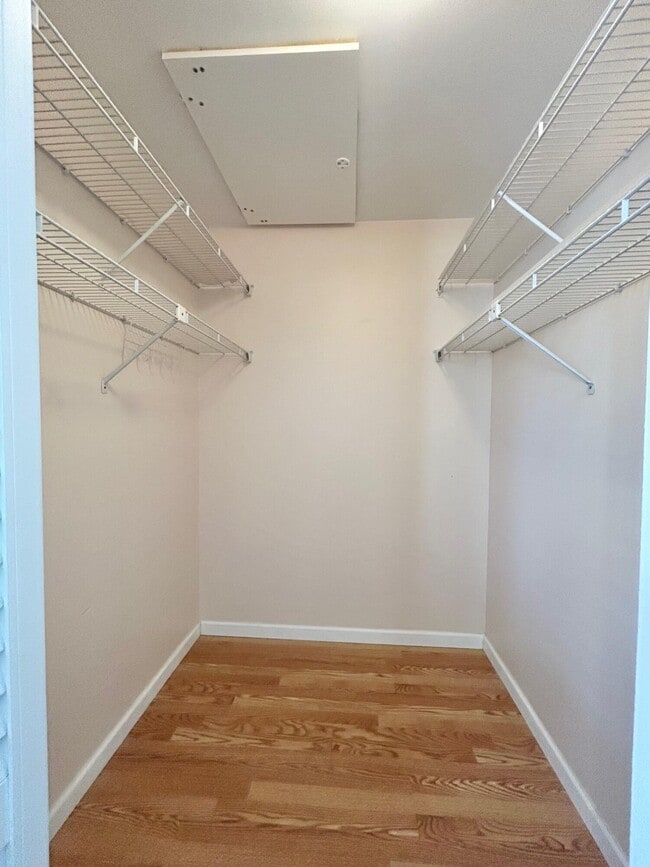 Building Photo - 443 Pine Glen Ln