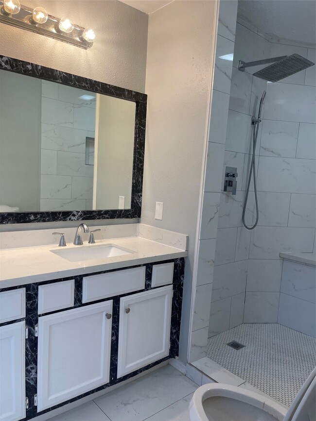 Building Photo - 3443 Nutwood Ln