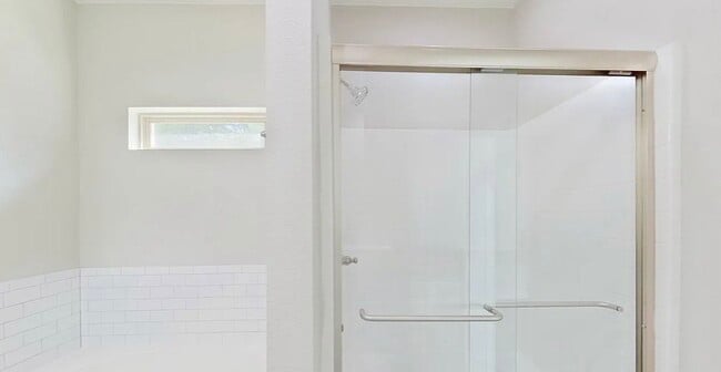 Building Photo - Move-In Ready 4-Bedroom Home with Timeless Appeal