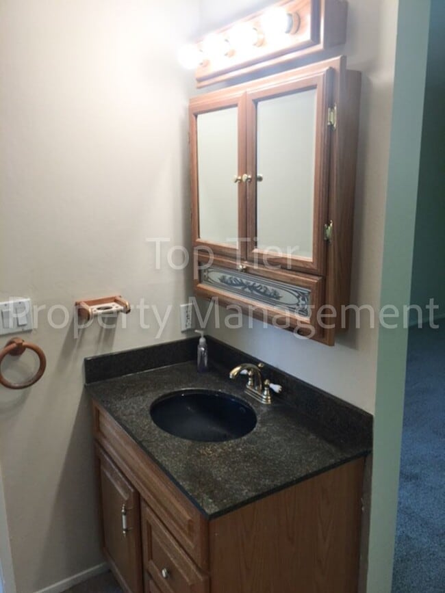 Building Photo - Very nice 3 Bd/2 Ba, 1388 sf single-family house in Concord available Now for Lease!