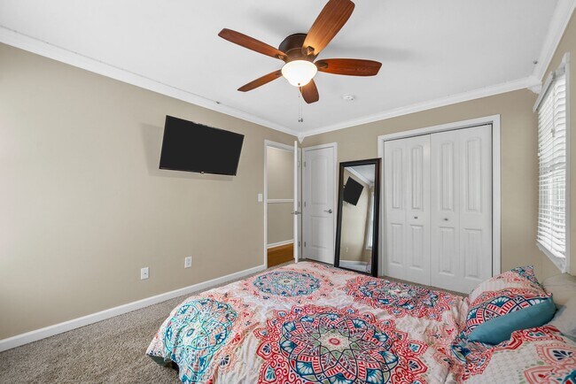 Building Photo - 114 Hickory Hill Dr